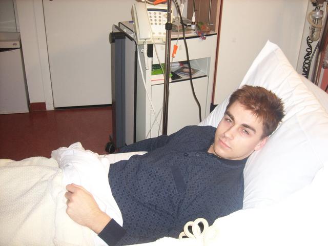 dat bed kan ook omhoog.JPG