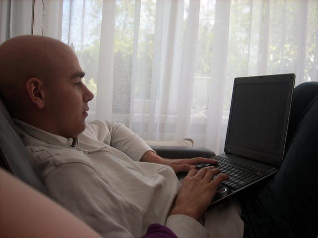 laptop zit al bijna vastgegroeid..